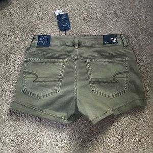 Hi-rise shortie. Super super stretch.